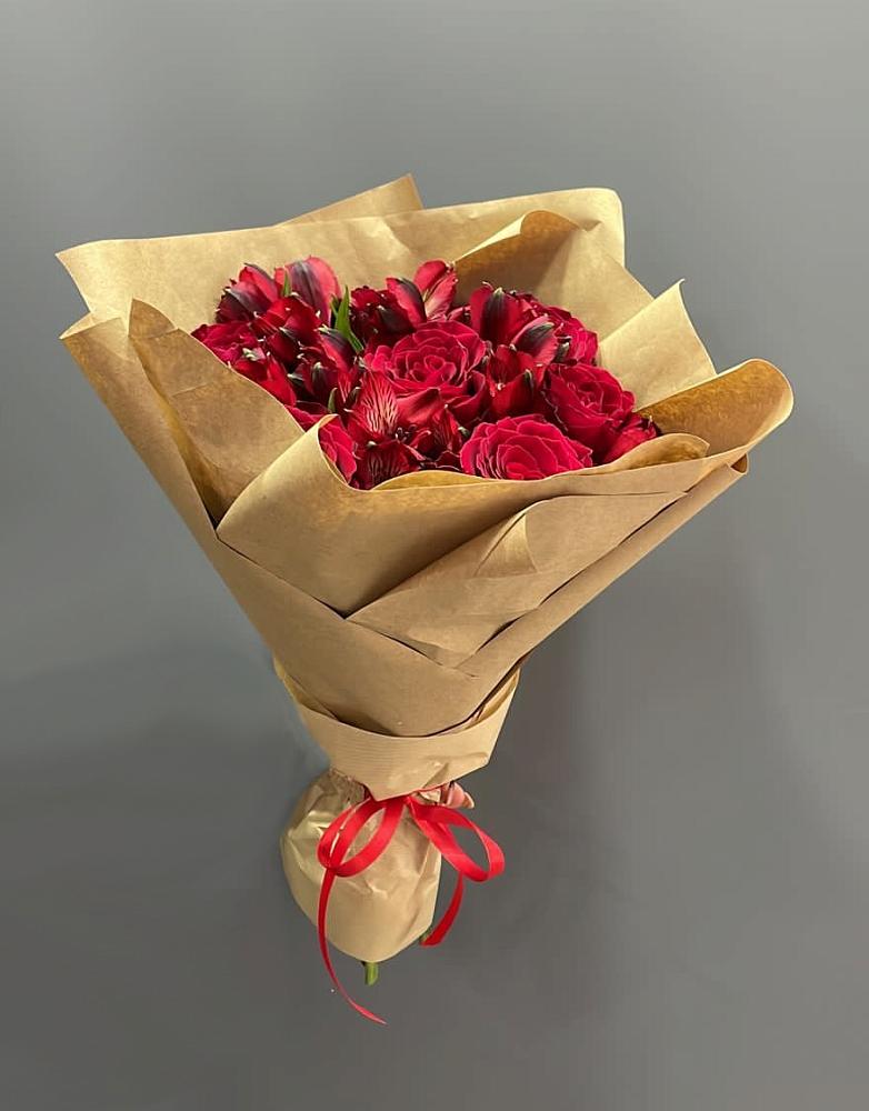 Букет цветов из: Альстромерии и Розы в Инском