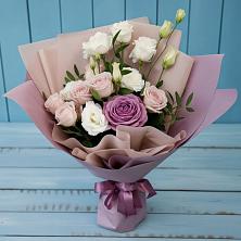 Букет цветов из:  Розы и Лизиантусы в Инском