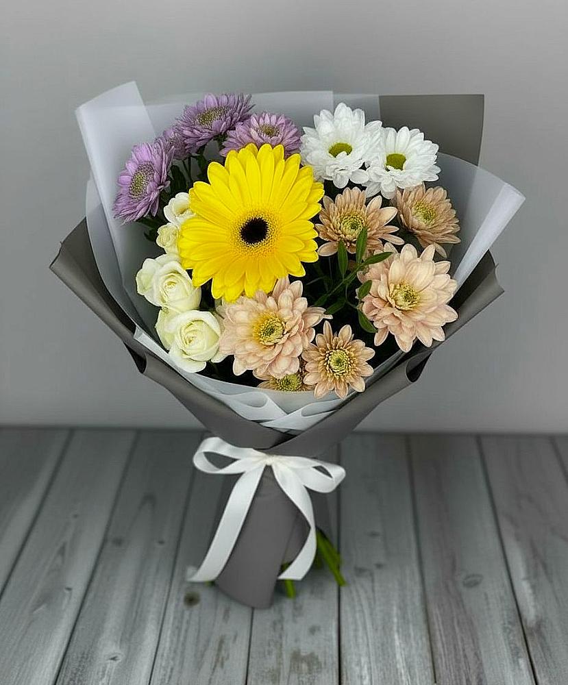 Букет цветов из: Розы, Герберы и Хризантемы в Инском
