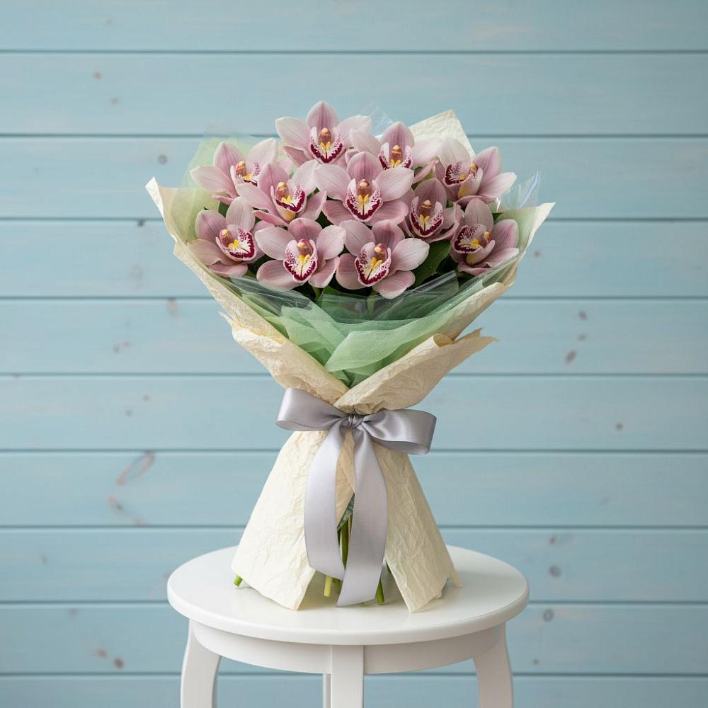 Букет цветов из: Орхидеи и Розы в Инском