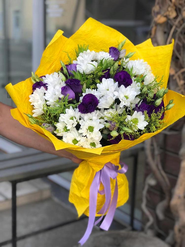 Букет цветов из: Ирисы, Хризантемы и Ромашки в Инском