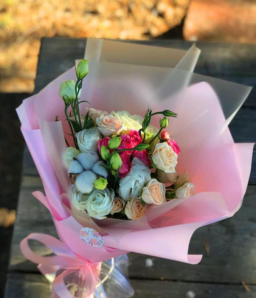 Букет цветов из: Розы и Лизиантусы в Инском