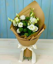 Букет цветов из:  Хризантемы и Лизиантусы в Инском