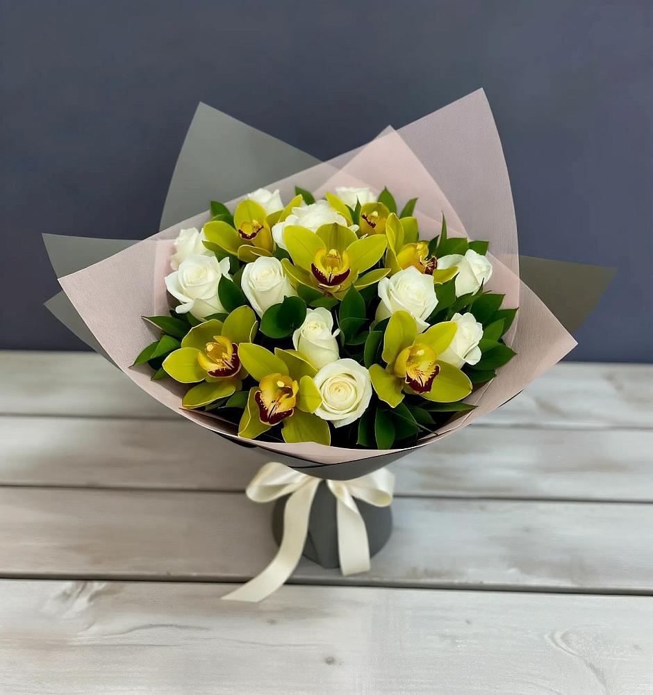 Букет цветов из: Орхидеи и Розы в Инском