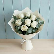 Букет Белые розы в Эвкалипте в Инском