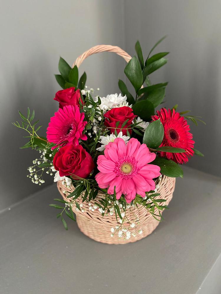 Цветочная композиция из Розы, Хризантемы и Герберы в корзине в Инском