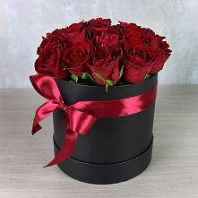 Цветочная композиция из Розы в шляпной коробке в Инском