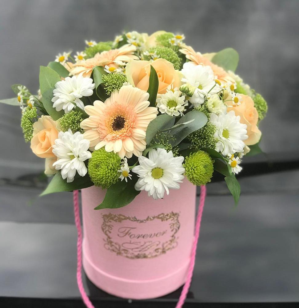 Цветочная композиция из Розы, Герберы и Хризантемы в шляпной коробке в Инском