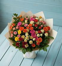 Букет Микс из разноцветных кустовых роз в Инском